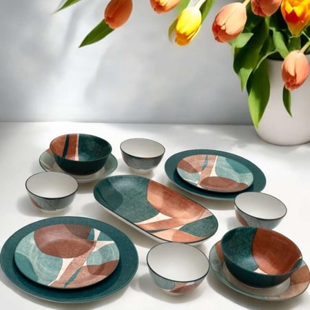 طبق بيضاوي أنيق من طقم سفرة UNIQE للمناسبات