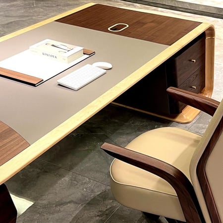 سطح مكتب فاخر باللون البني