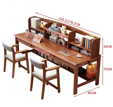 مكتب دراسة خشبي بألوان زاهية