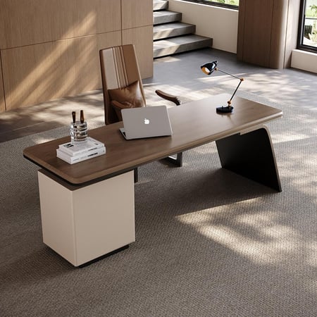 مكتب خشبي فاخر مع قاعدة باللون البيج على طراز كريمي أنيق.