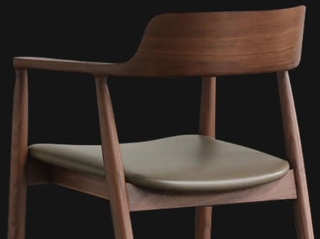 كرسي طعام خشبي بتصميم اسكندنافي