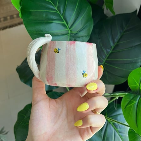 كوب ياسمينا النحلة