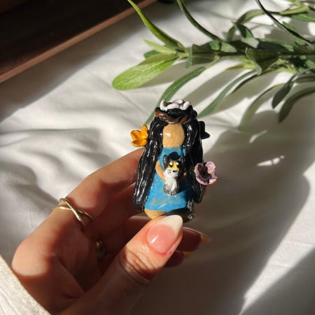 الأميرة إيلورا وقطها تعليقة سيارة-ميدالية