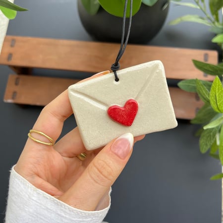 رسالة ابدية بخط يدك ♥️ تعليقة سيارة ( ميدالية )