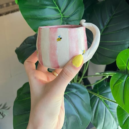 كوب ياسمينا النحلة