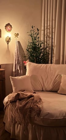 كنبه   القمر