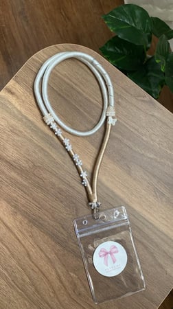 تعليقة بطاقة