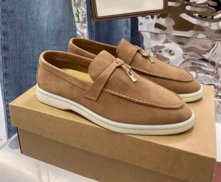 Loro Piana summer charms for women’s