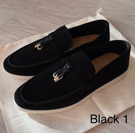 Loro Piana summer charms for women’s