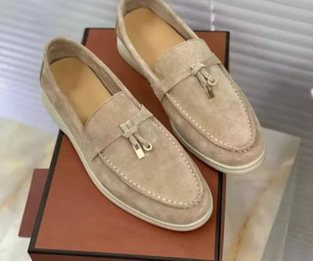 Loro Piana summer charms for women’s