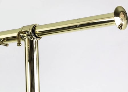 استاند  ملابس خط واحد جامبو ذهبي ( تايون)