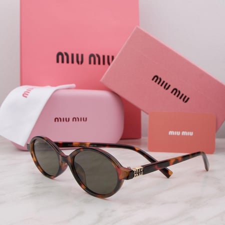 نظارة شمسية نسائية ميو ميو