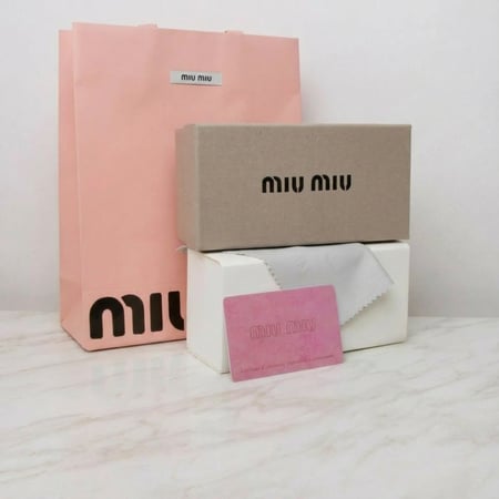 نظارة شمسية نسائية لون اسود