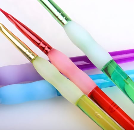 فرشاة رسم ملونة