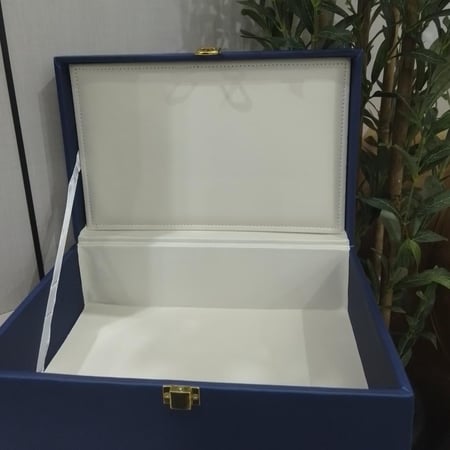 علب جلد ايطالي فاخر متعددة المقاسات