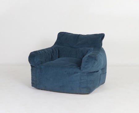 كرسي استرخاء بين باغ