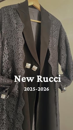 عباية الكريب بالدانتيل (سواد فاحم)