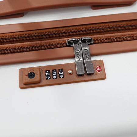 طقم حقائب ماركة تيتان  تروللي شد4