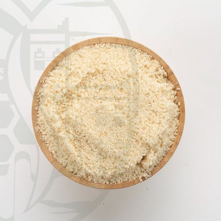 دقيق اللوز
