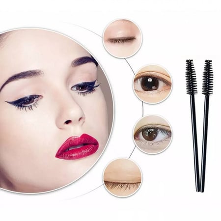 فرشاة للماسكارا ، ومناسبة للحواجب كذلك ..