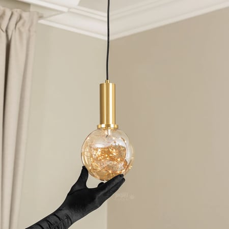 علاقية ذهبية مع نقط LED مضيئة