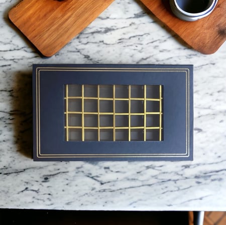 علب بوكسات مقسمة قابلة للازالة بغطاء سحاب بنافذة