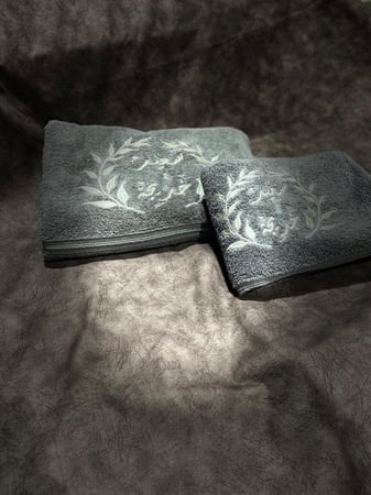 مناشف للحمام مطرزة