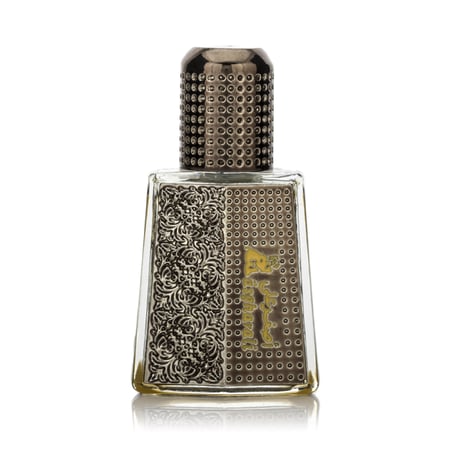 دهن العود الفاخر من اصغر علي  يتكون من مزيج من العود والمكونات الشرقية