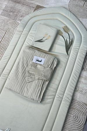 طقم صلاة توليب ذهبي