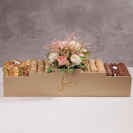 بوكس الفخامة صينية مدرجة شوكلاتة ومعمول وبيتيفور  - متجر ضيافات رتيل