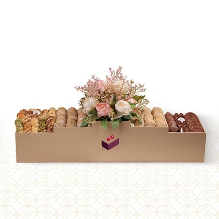 بوكس الفخامة صينية مدرجة شوكلاتة ومعمول وبيتيفور  - متجر ضيافات رتيل