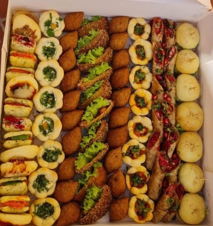 بوكس معجنات منوع بحشوات لذيذه