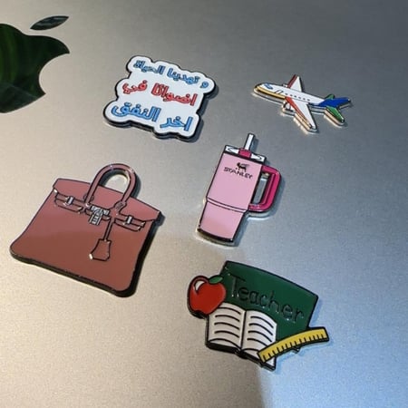 ستيكر معدني (وتهدينا الحياة)