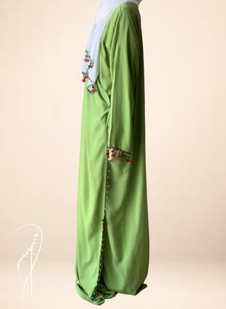 شرشف صلاة لف أخضر مزينة بالكروشيه الكرز الأحمر من لاجور