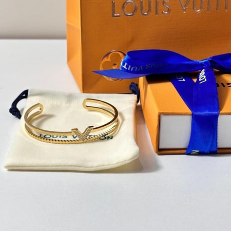 اسواره ذهبي لويس فيتون