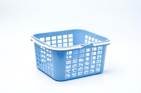 سلة بلاستيك