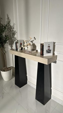 مدخل اسود سطح بديل الرخام  - تصميم هندسي عصري وفاخر kf