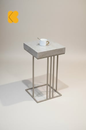 طاولة خدمة كنب بسطح بديل رخام وقاعدة حديد لون شمباني