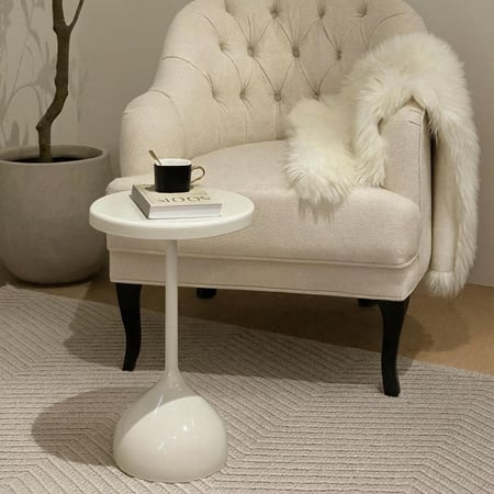 طاولة خدمة مفرد – لون أبيض أنيق يضفي إشراقة على أي زاوية