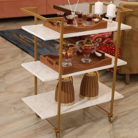 عربة تقديم ذهبي