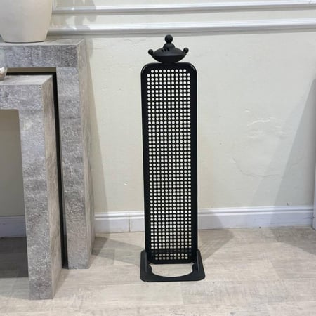 مبخرة حديد أسود بتصميم مودرن