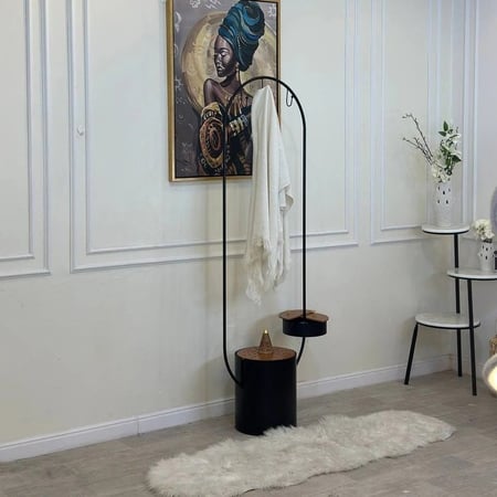 مبخرة ملابس مع علاق اسود