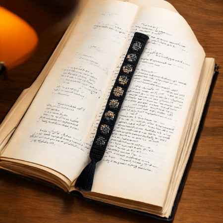 فاصل كتاب مراحل القمر صنع يدوي