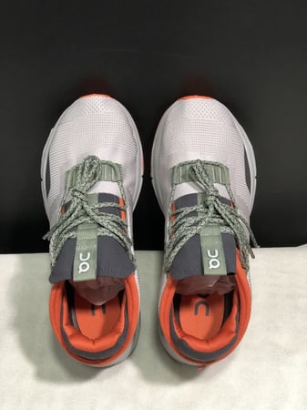 ON RUNING CLOUD NOVA '' silver orange"