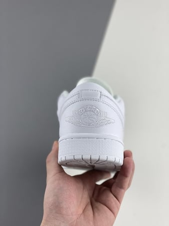 Air Jordan 1 Low 'Triple White' 2022