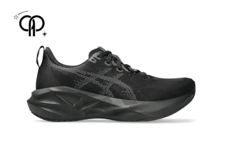 حذاء نسائي اسيكس اسود an ASICS Novablast 5 running shoe in black/carrier grey