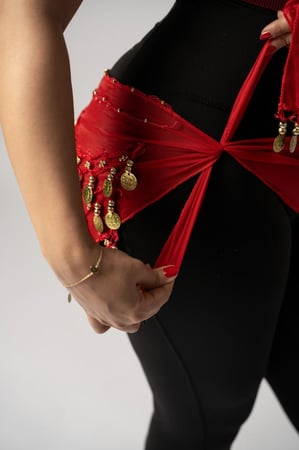 حزام خصر بجنيهات صغيرة (أحمر)