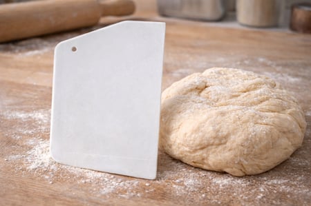 سكريبر شبه منحرف Plastic Dough Scraper and Cutter