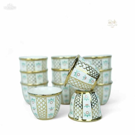 فنجان قهوة نقشة بداوي ذهبي