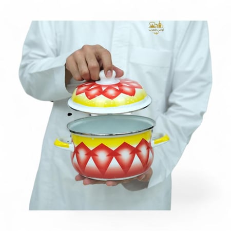 قدر غضار شوربة أحمر